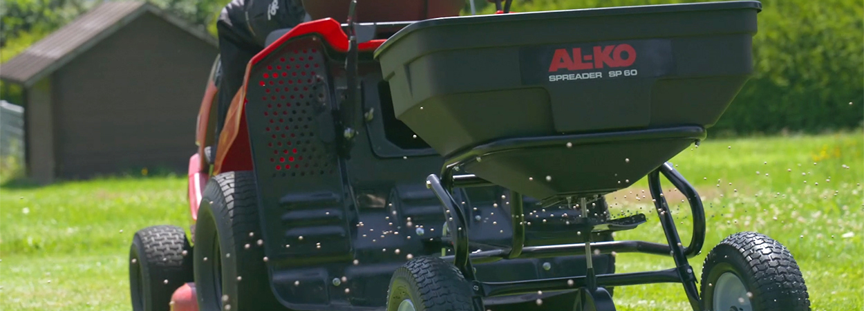 Универсальная сеялка: разбрасыватель для тракторов-газонокосилок SP 60 (видео)
