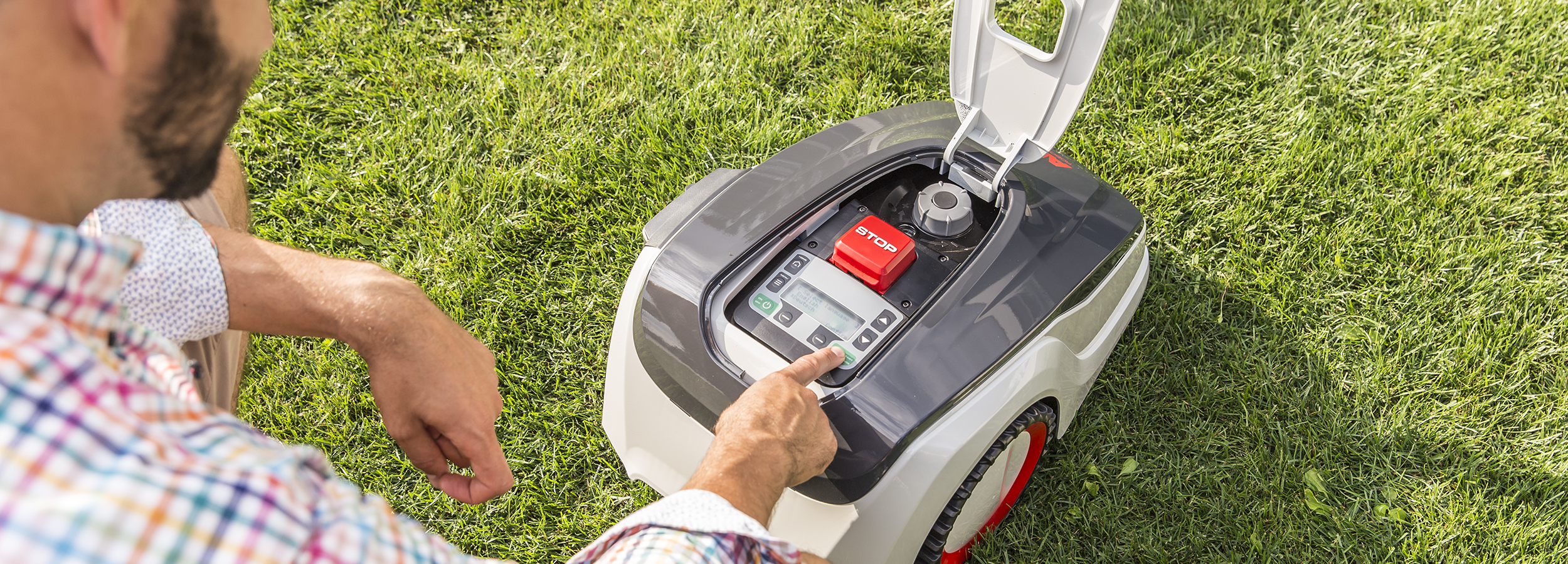 Зимнее обслуживание Robolinho®: как подготовить робот-газонокосилку к хранению (видео)