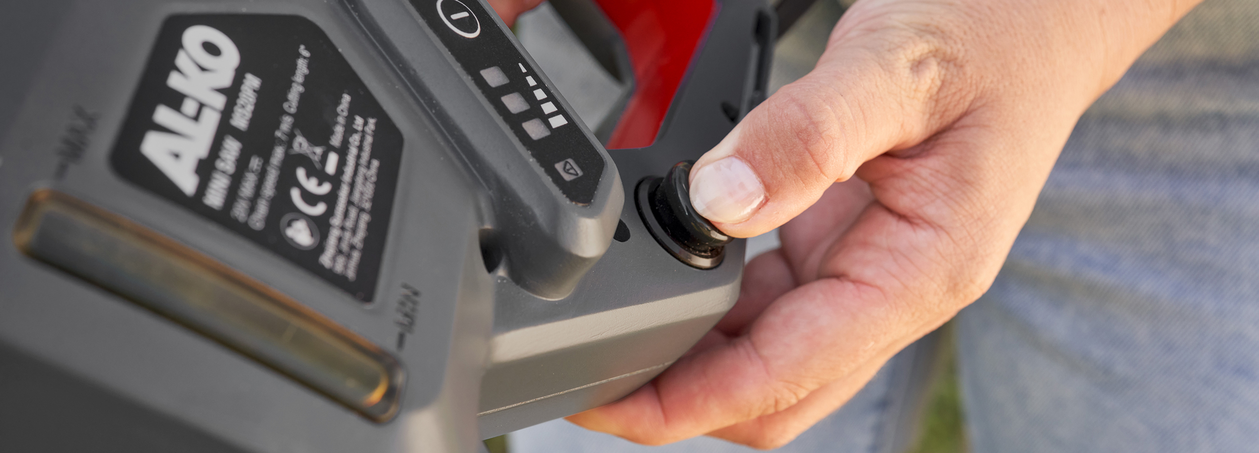 Розумне змащення SDL®: динамічний режим змащення ланцюга міні-пили CSM 1815 на 18 В