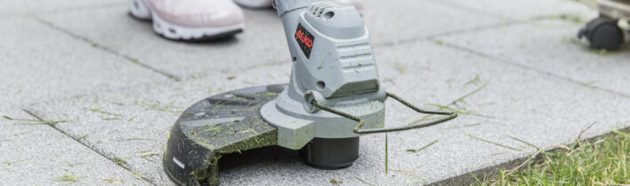 Полный комплект: аккумуляторный триммер GT 2000 на 18 В с батареей и зарядным устройством